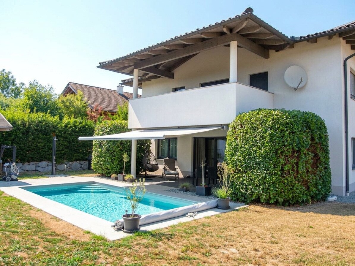 Neuwertiges Einfamilienhaus mit herrlichem Pool, top Ausstattung!