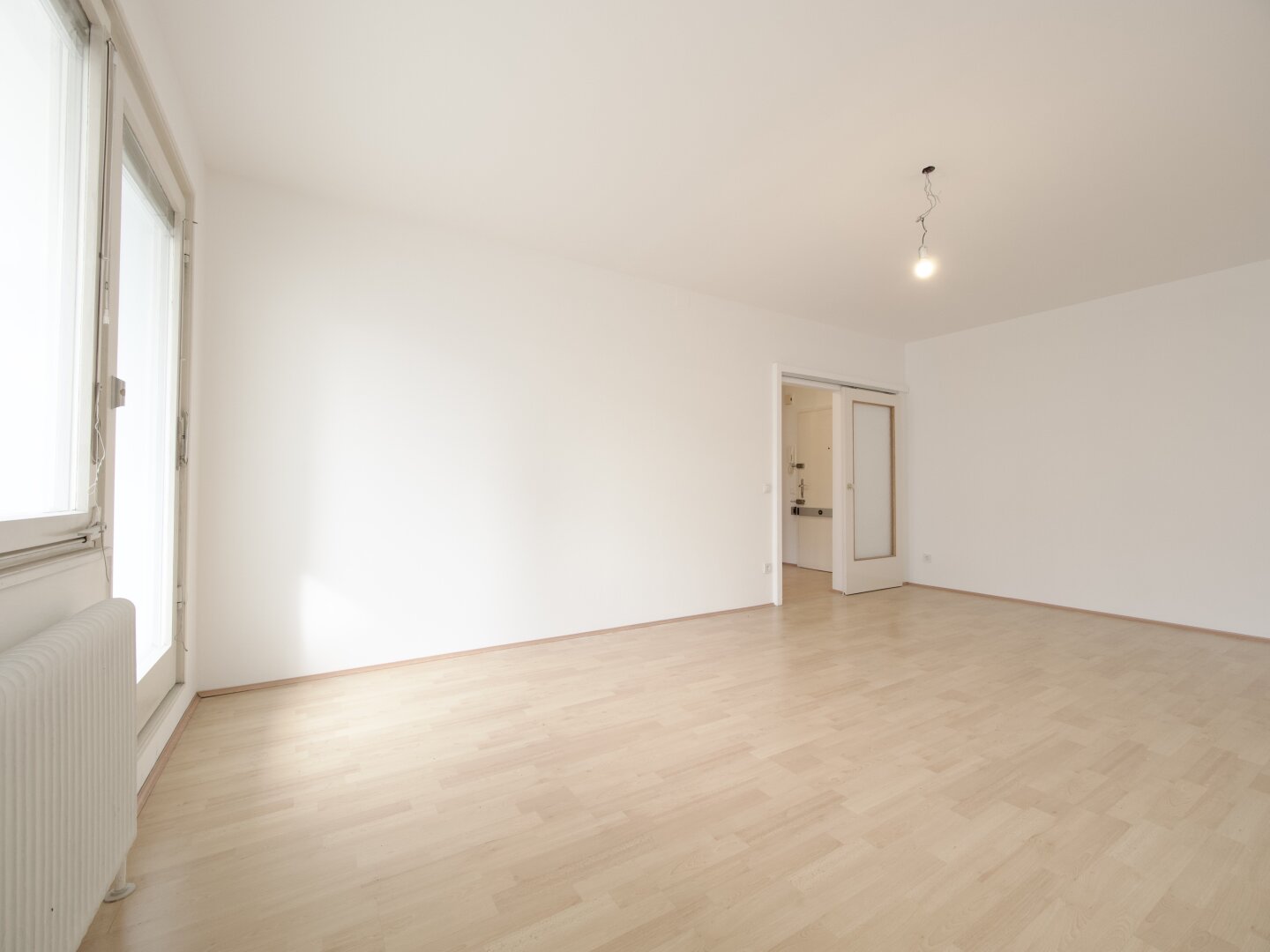 Zentral begehbare, ruhige 3-Zimmer-Wohnung mit Loggia in Naschmarkt-Nähe