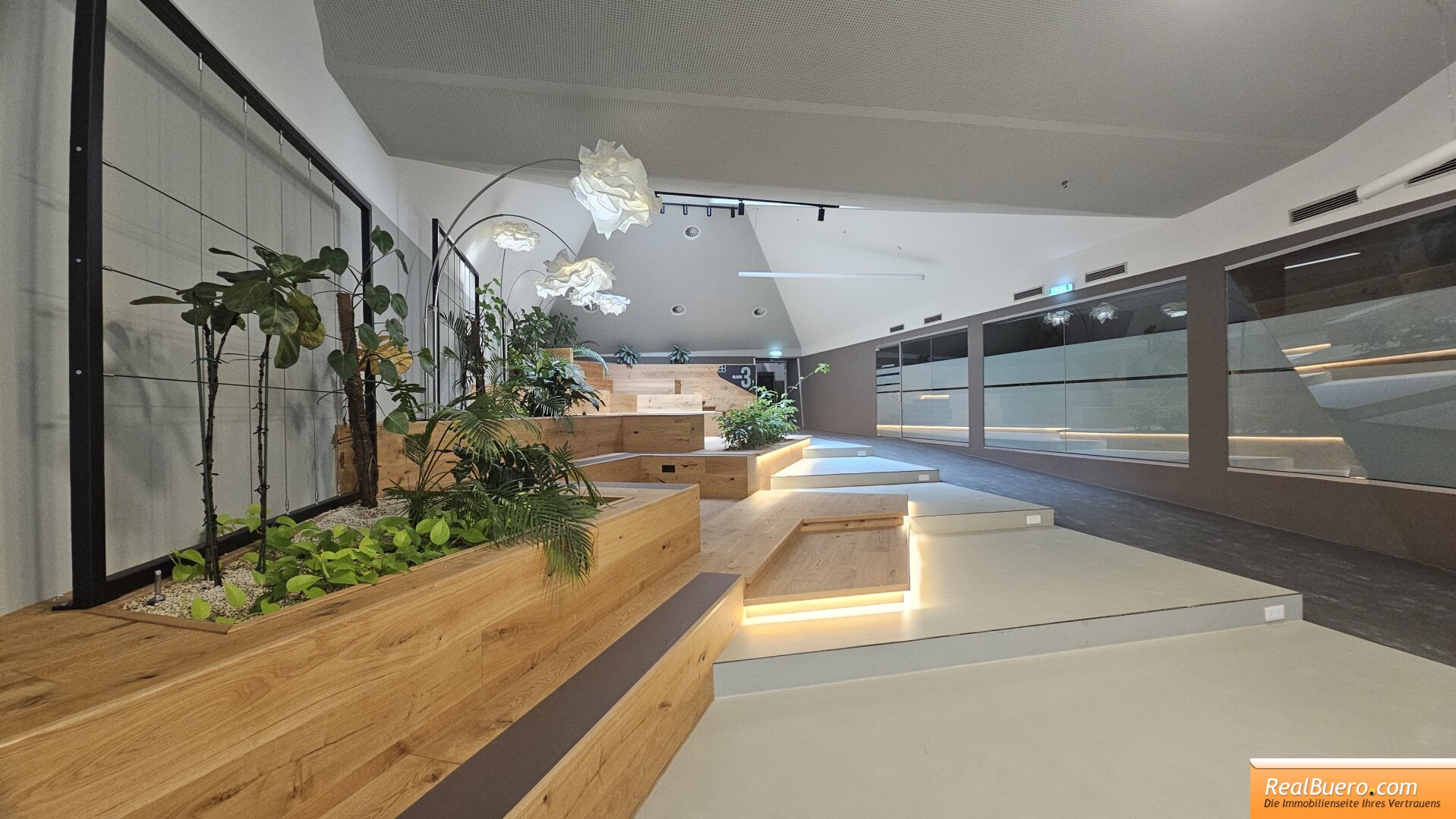 TRAININGS - SCHULUNGSRAUM/RÄUME / BÜRO / PRAXIS / IN DER FERNKORNGASSE