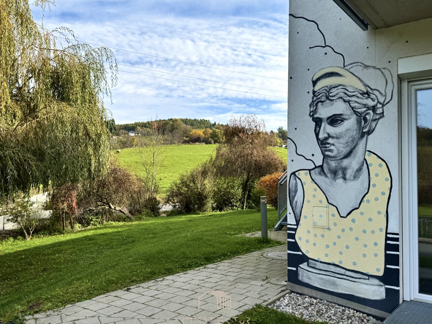 ALLGEMEINGARTEN : Helle 4-Zimmer-Wohnung mit Parkplatz und großzügigem Allgemeingarten