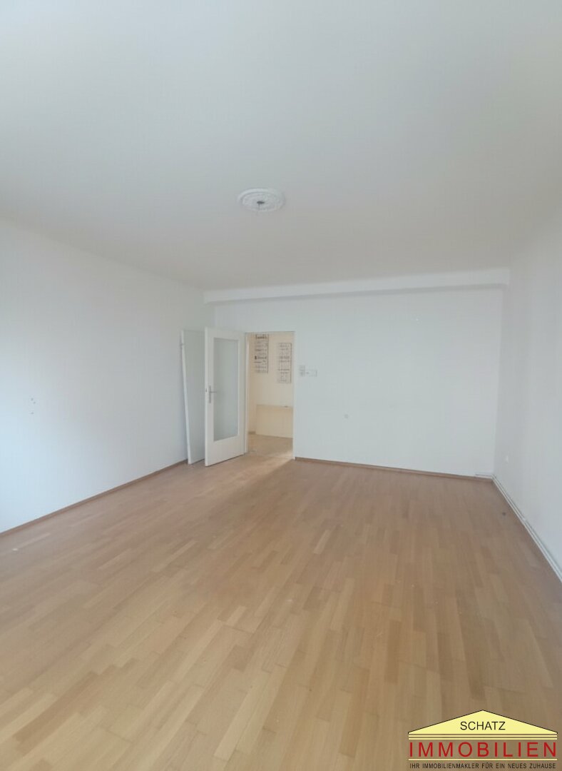 Charmante EG-Wohnung in Pottenstein: 3 Zimmer, Balkon & Stellplatz