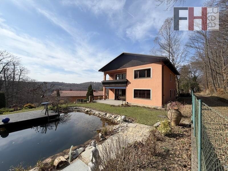Gediegenes Einfamilienhaus mit herrlichem Garten und Schwimmteich in absoluter Ruhelage!