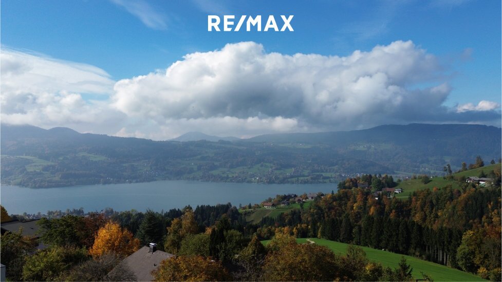 Baugrundstück mit See- und Bergpanorama in Steinbach am Attersee