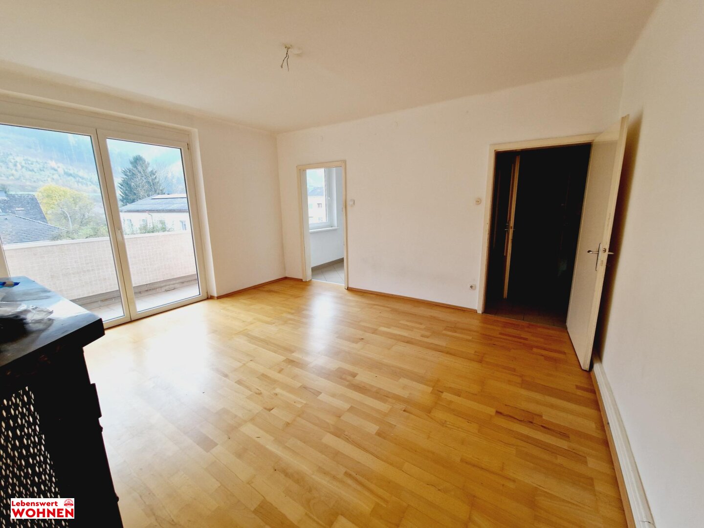 3-Zimmer-Wohnung mit extra Küchenbereich und Balkon in der Waidbachstraße!