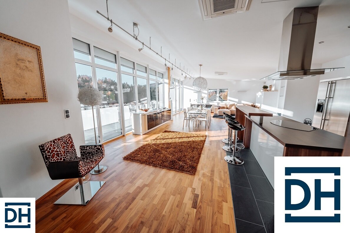 Exklusives Penthouse hochwertig möbliert inkl. sonniger Panoramaterrasse und Homeofficebereich
