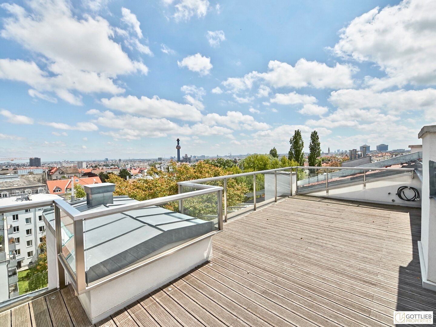 Bestlage nahe Wertheimsteinpark! Lichtdurchflutetes Penthouse mit fünf Terrassen und Dachterrasse