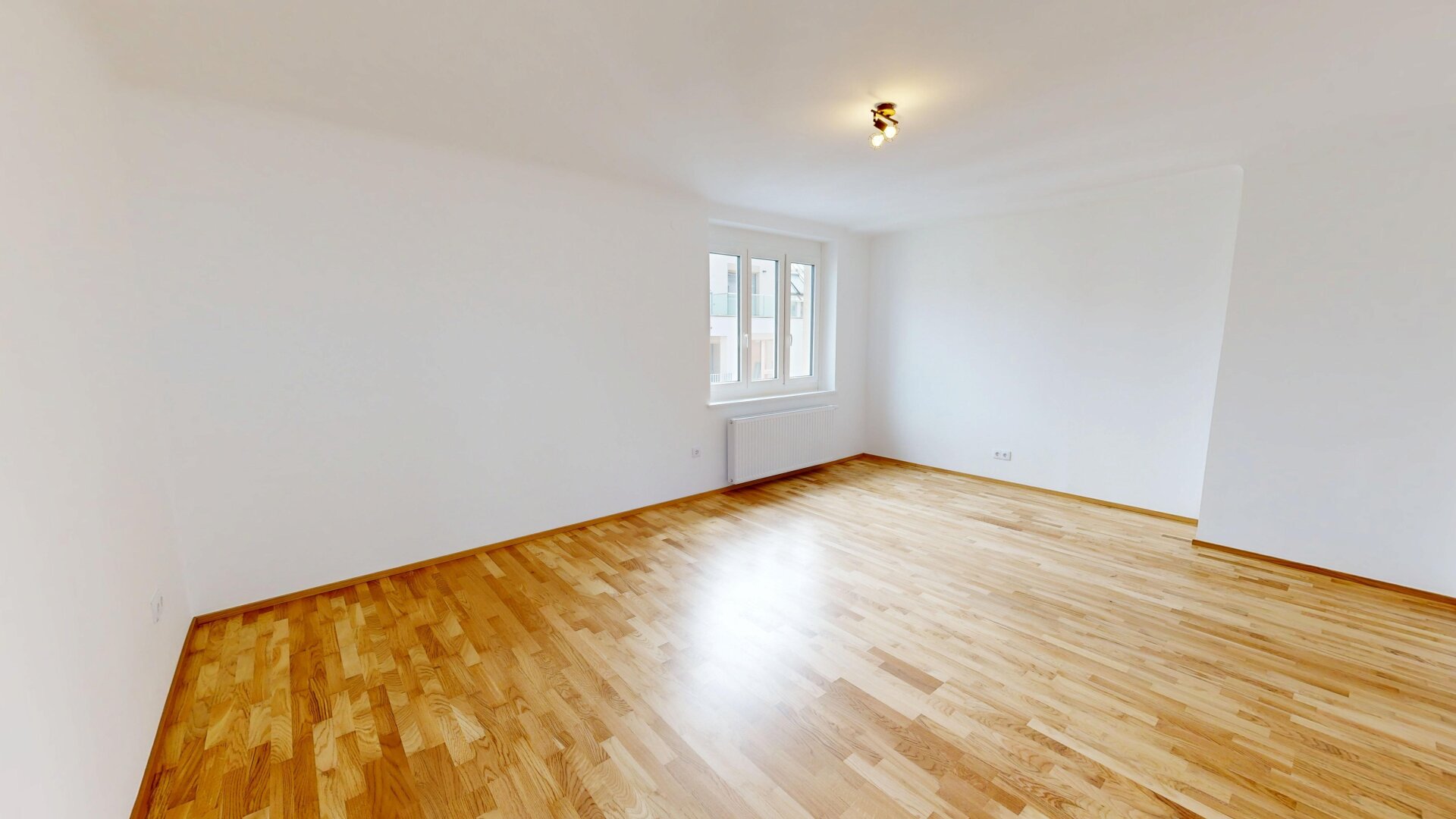 Am Puls der Stadt: 2026 modernisierte 2-Zimmer-Wohnung mit Loggia und Top-Öffi-Anbindung