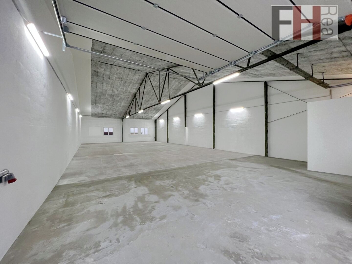 Vermietete Halle in Gablitz, Grundstück 5473m², Nutzfläche ca. 2076m², erweiterbar um ca. 540m², freie Teilfläche derzeit ca. 200m², Rendite ca. 6,6%!