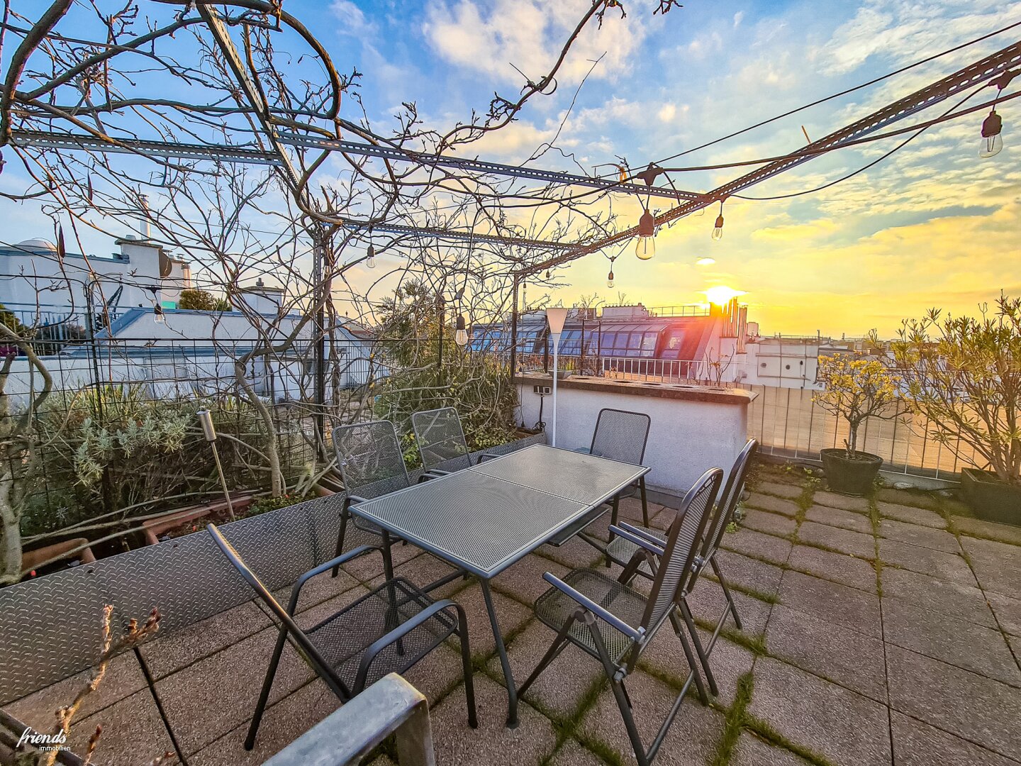 Über den Dächern von Wien - Erhabene Dachgeschoßwohnung auf 2 Wohnebenen mit Dachterrasse