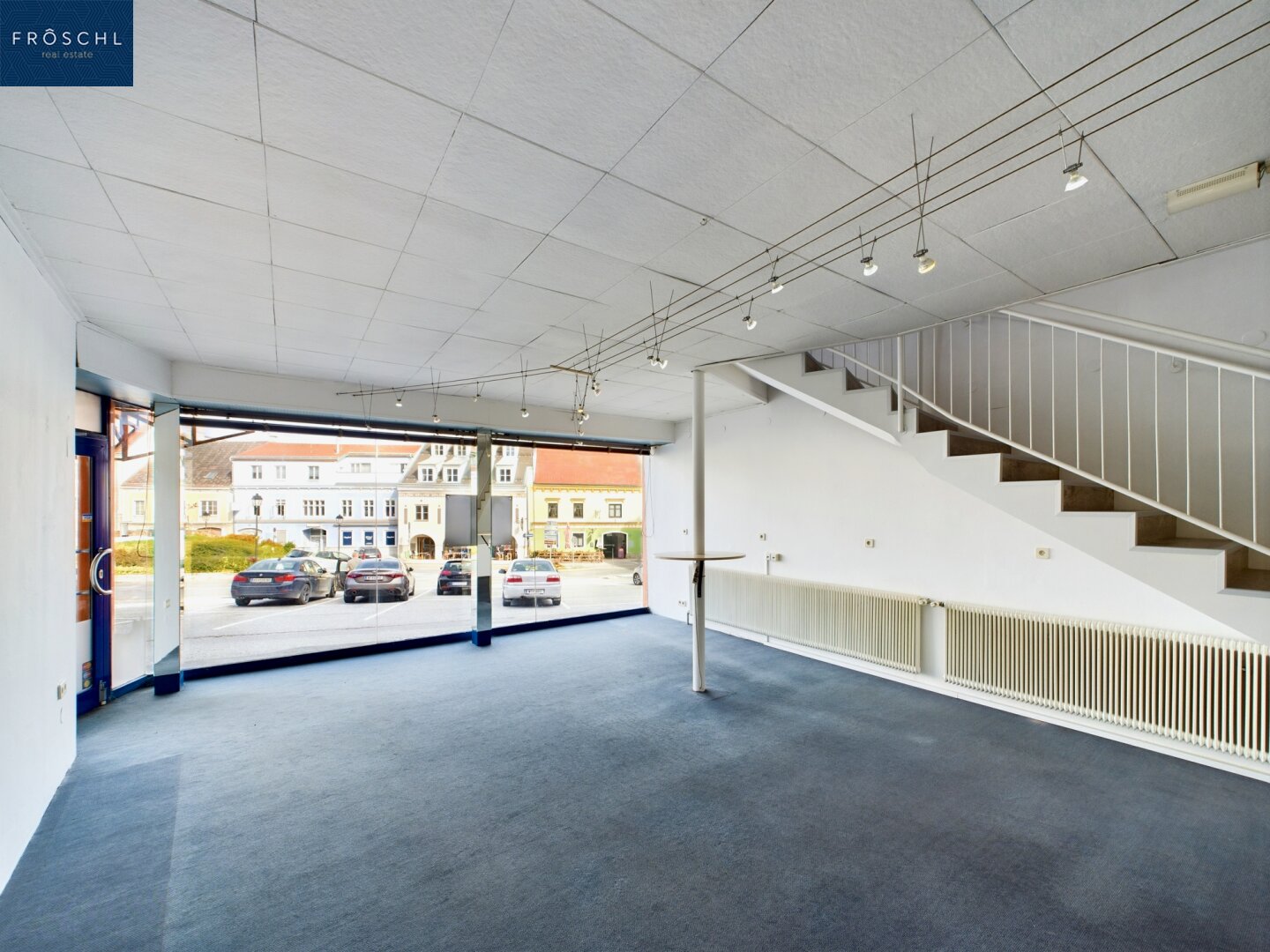 MIETEN Sie Ihre Büro, Verkaufs- od. Praxisfläche am Hauptplatz in Waidhofen a.d. Thaya