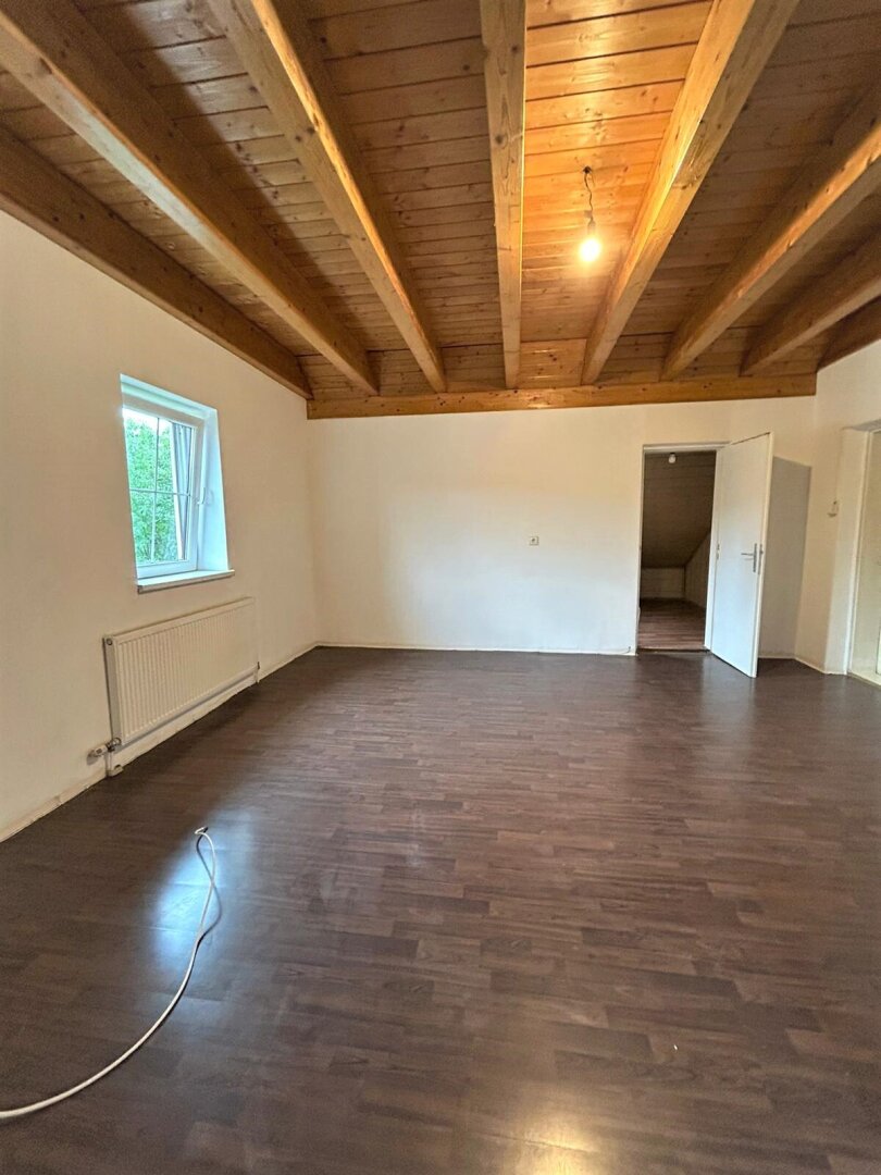 Helle Dachgeschosswohnung mit Gartennutzung gelangt zur Miete in Pottschach!