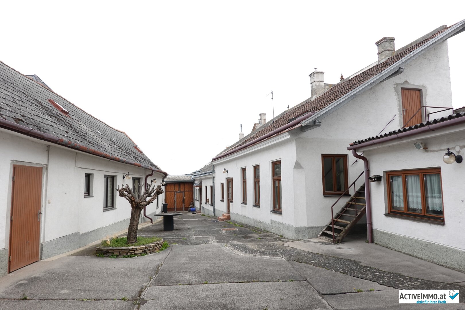 Investoren aufgepasst: attraktives Baugrundstück mit Altgebäude mitten im Zentrum Brunn am Gebirge mit Wohnrecht