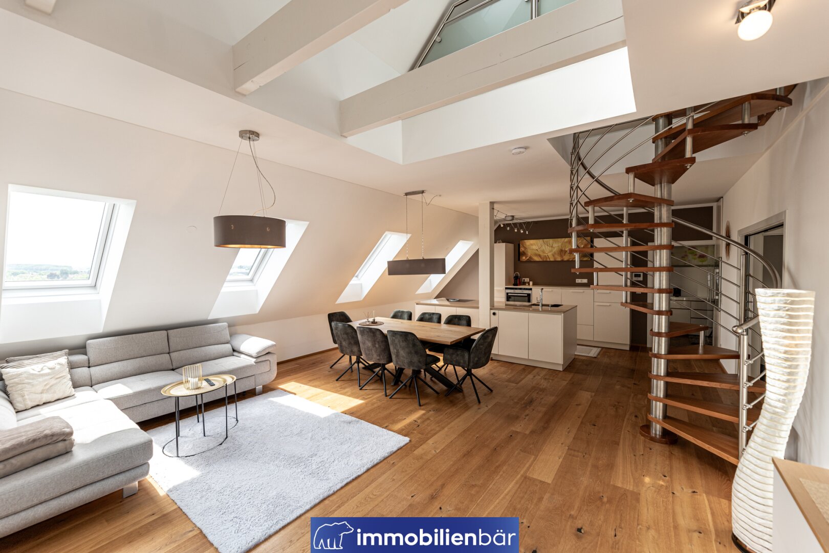Ein Zuhause mit Geschichte - Exklusive Eigentumswohnung in traumhafter Ruhelage mit Blick ins Grüne.