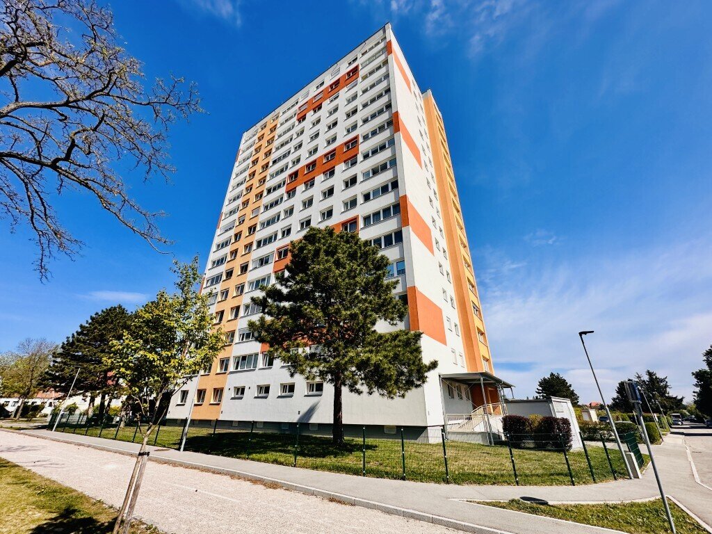 Gepflegte 3-Zimmer Wohnung im beliebten Zehnerviertel – Fernblick im 5. Stock | Sofort beziehbar