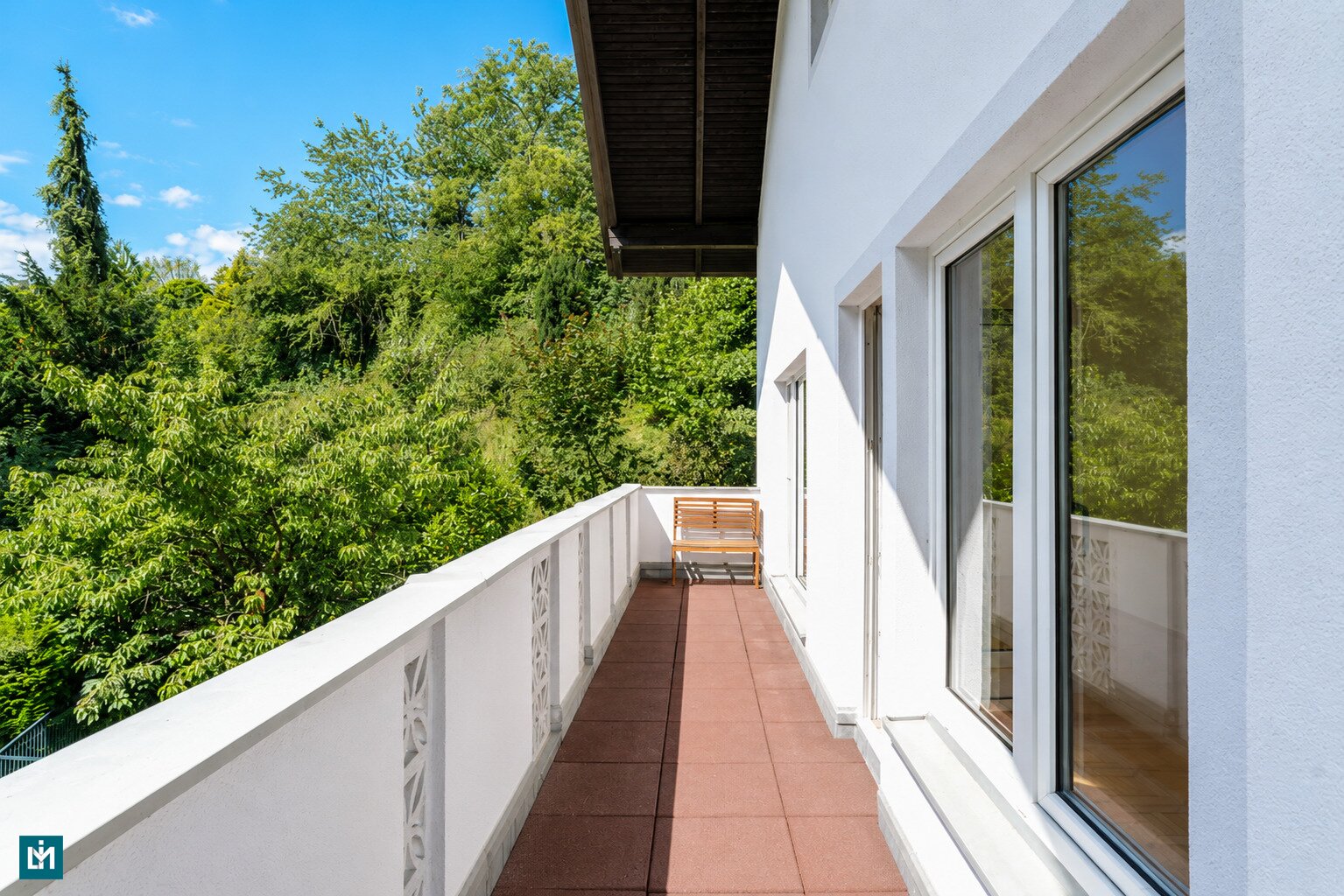 SCHÖNES 5 - ZIMMER EINFAMILIENHAUS MIT GARAGE UND PHOTOVOLTAIKANLAGE