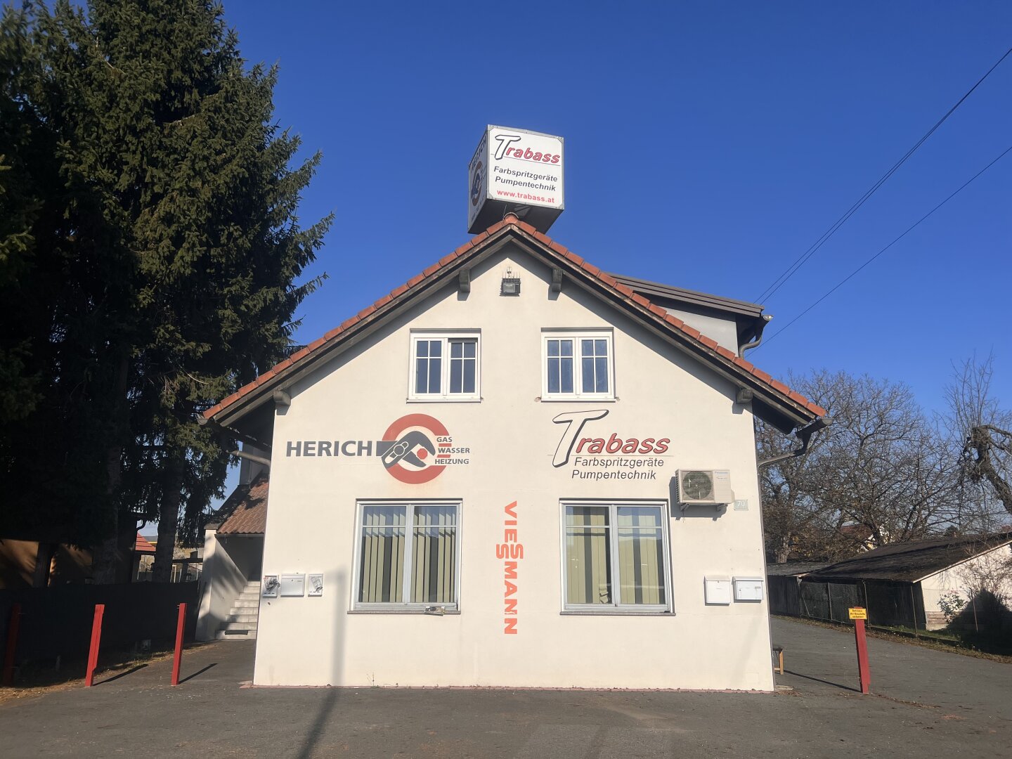 Widmung KG, perfekte Lage, Erweiterungspotenzial, solider Bestand!