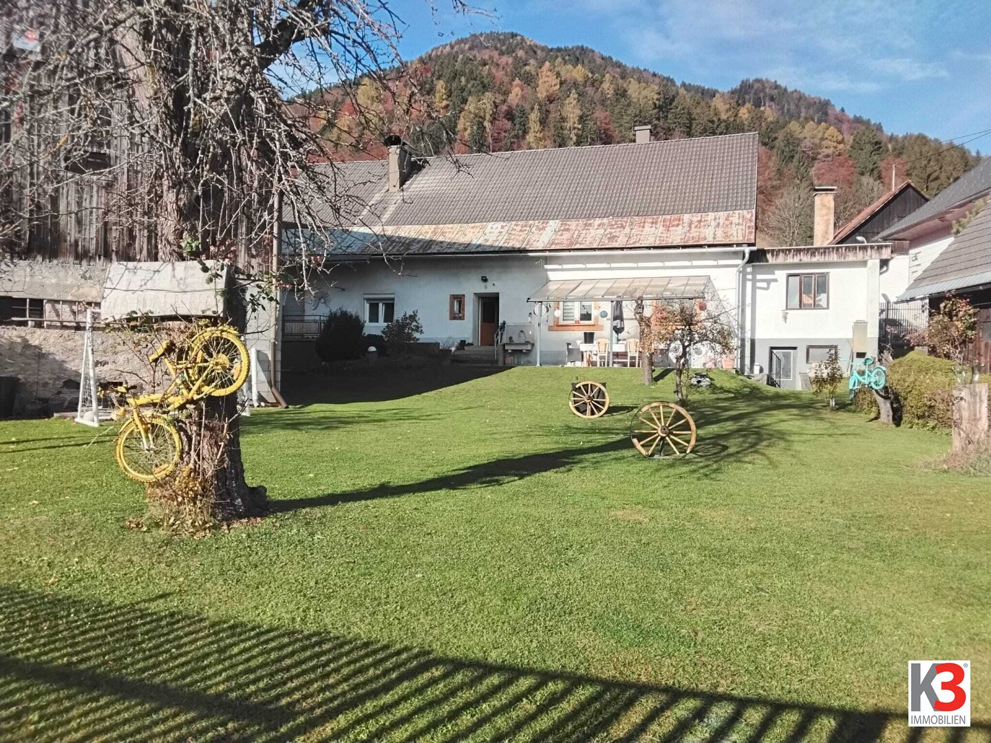 K3 - Einfamilienhaus mit Einliegerwohnung, grossem Garten und Tenne