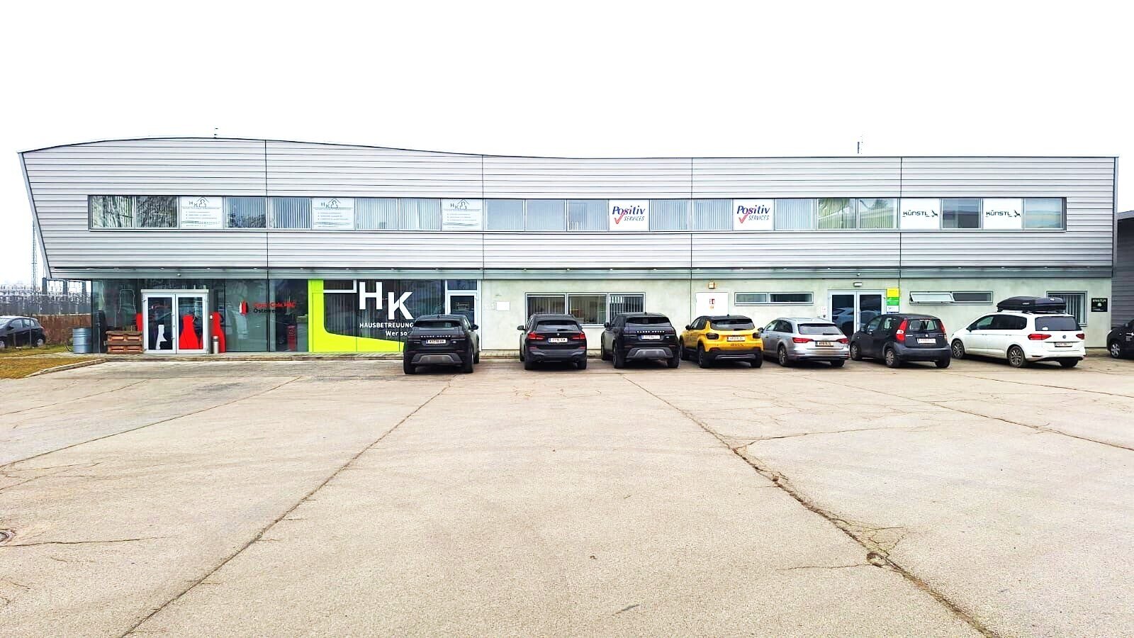 Büroflächen inkl. großem LAGER und Parkplätzen zu vermieten!