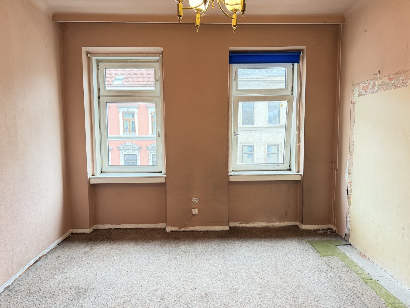 Sanierungsobjekt mit Potenzial! 2-Zimmer-Altbauwohnung nahe U1 & S-Bahn