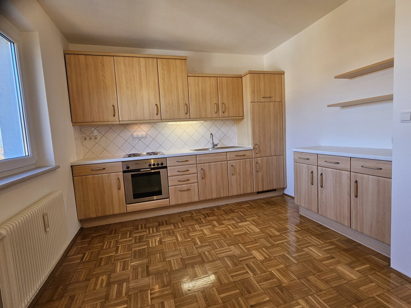 Schöne Single-/Pärchenwohnung! Geräumige 2-Zimmer Wohnung zu kaufen mit herrlichem Blick über Graz und sehr guter Verkehrsanbindung
