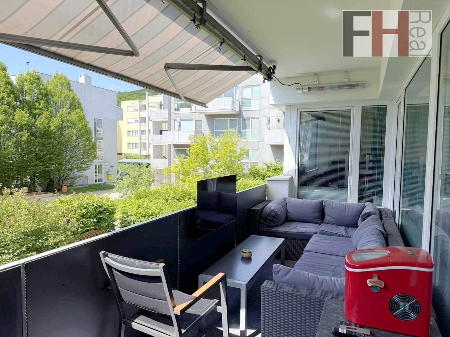 Moderne 3 Zimmerwohnung mit großer Loggia in schöner Anlage!