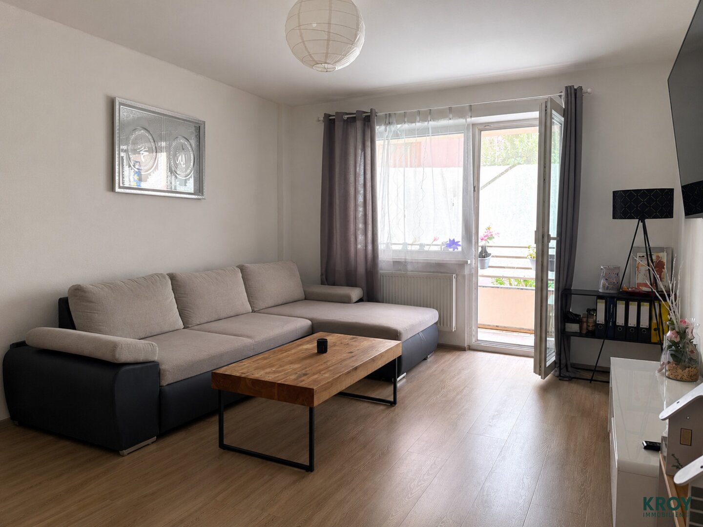Anlage: Schöne 2,5 Zimmer-Wohnung mit Loggia - Citywohnlage