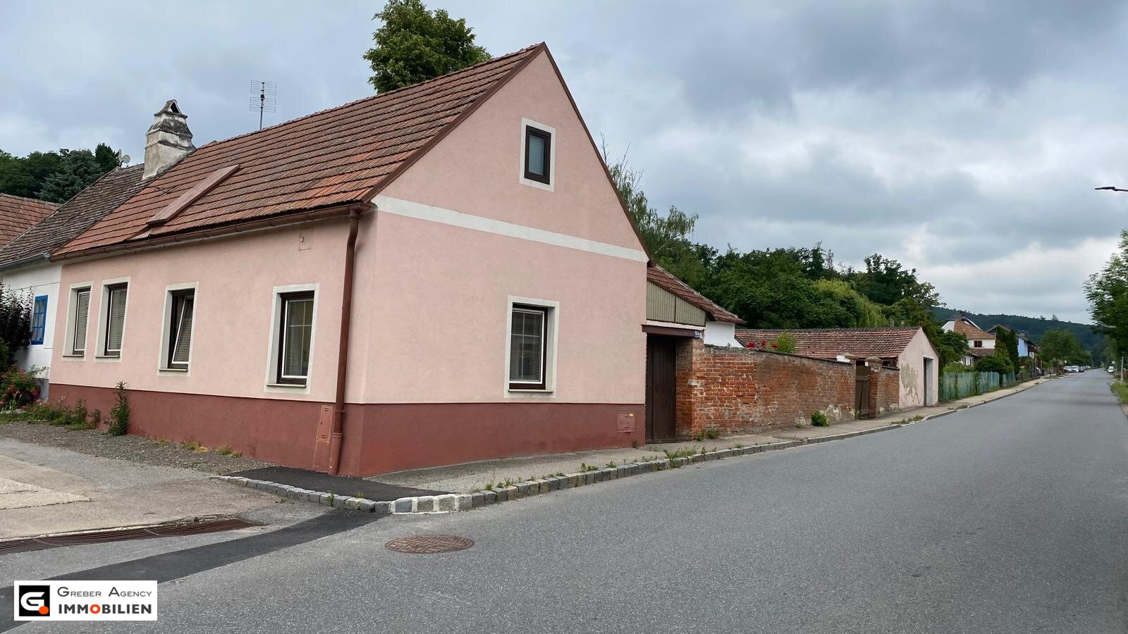 PROVISIONSFREI - Altes  Bauernhaus in Retz, Niederösterreich -  ca 80m² Wohnfläche, 4 Zimmer, teilrenoviert