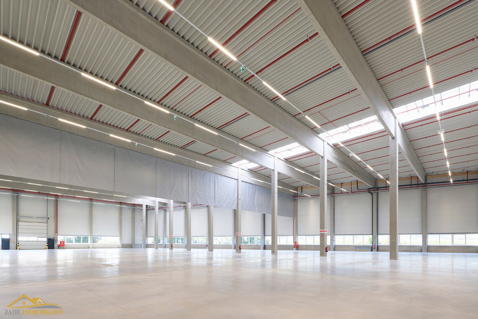 Neuwertige Gewerbehalle – Ihr Erfolg beginnt hier!