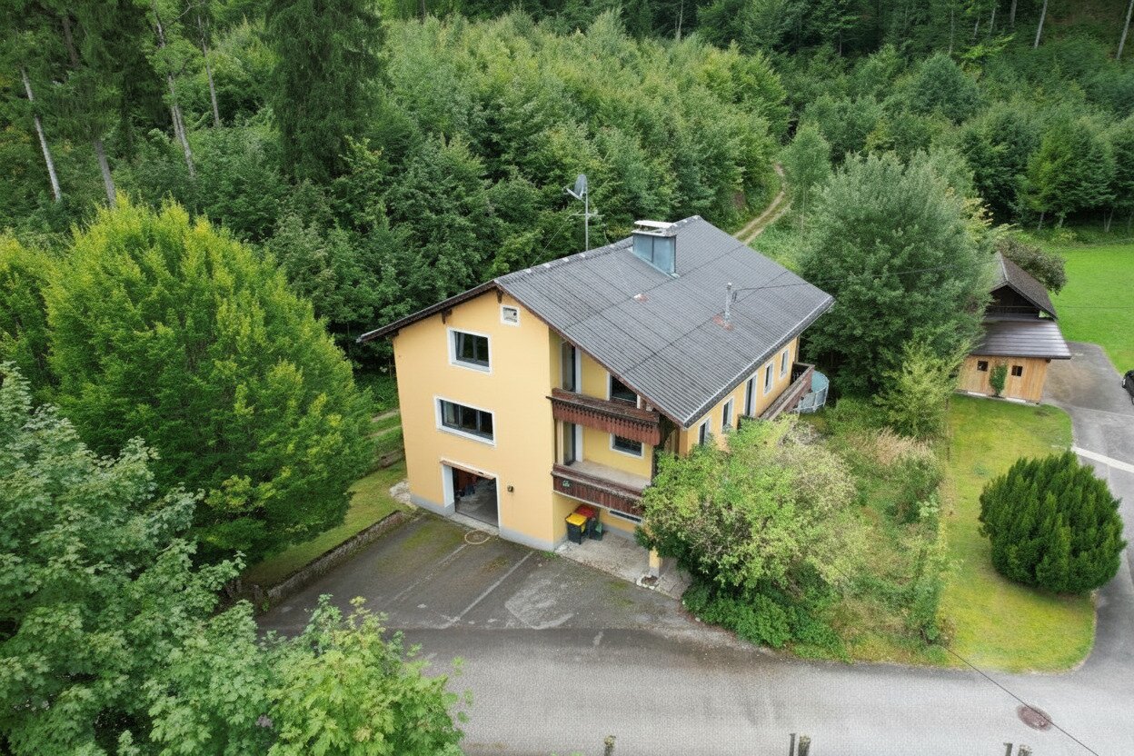 Sanierungsbedürftiges Mehrfamilienhaus mit großem Potenzial in Grünau im Almtal 