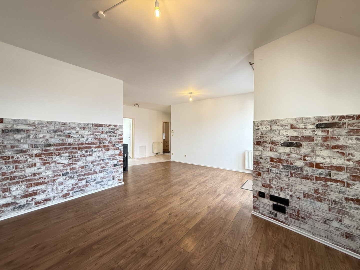 PERFEKT für junge FAMILIEN! Ruhige DG-Wohnung mit TERRASSE!
