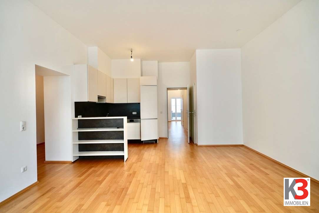 K3 - Altbauwohnung mit überdachter Terrasse im Zentrum